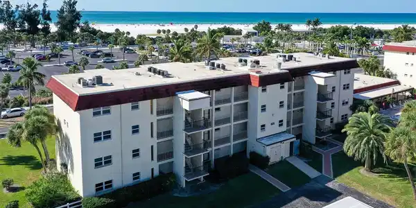 925 BEACH ROAD