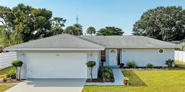 1335 WHISPERING LANE