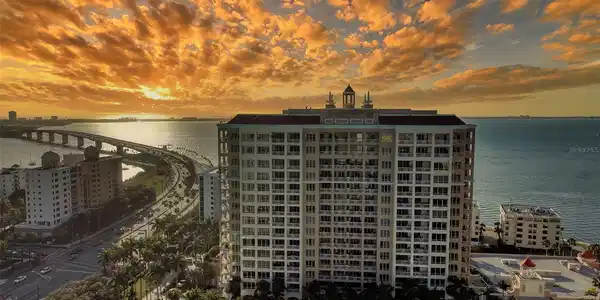 35 WATERGATE DRIVE