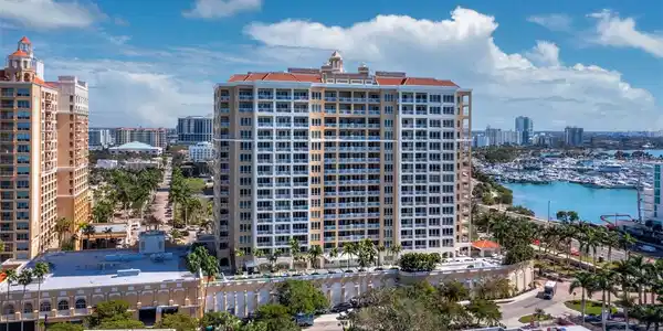 35 WATERGATE DRIVE