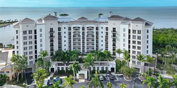 3321 SUNSET KEY CIRCLE