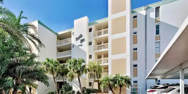 1100 TARPON CENTER DRIVE