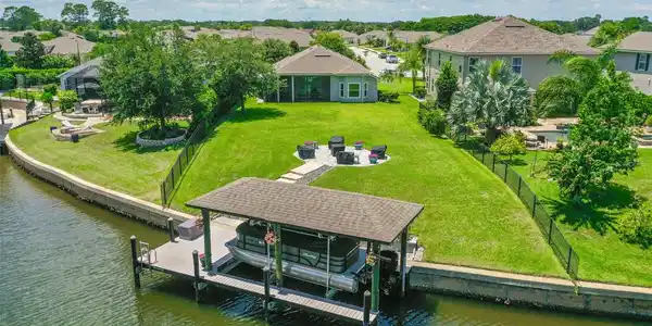 38 COUNTRY CLUB HARBOR CIRCLE