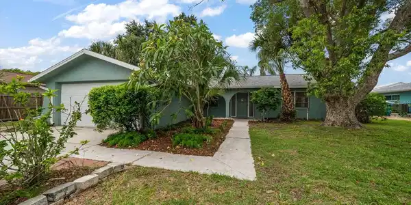 911 SAGO PALM WAY WAY