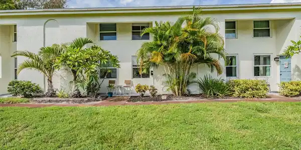 4215 LA SORRENTO COURT