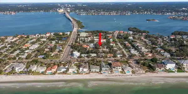 941 PALM DRIVE