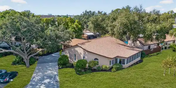 1620 PELICAN CREEK CROSSING
