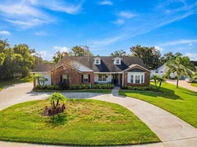 8805 CROSSWOOD COURT