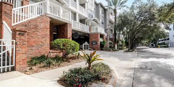 800 S DAKOTA AVENUE