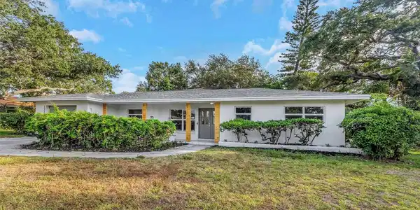 1905 PINETREE LANE