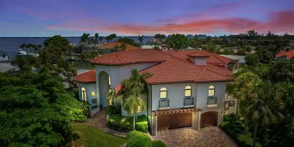524 SCHOONER LANE