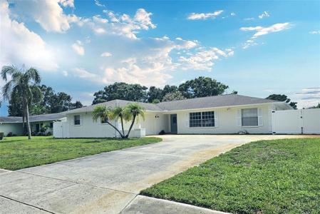 2004 40TH STREET W