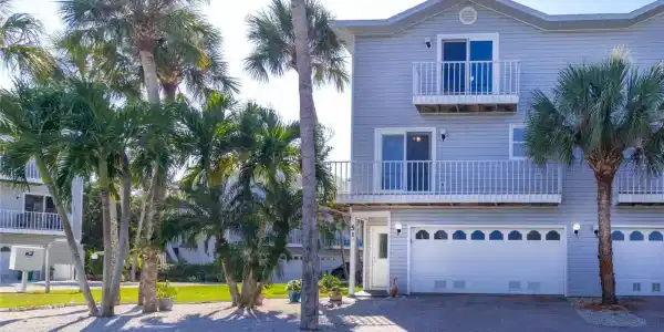 6250 HOLMES BOULEVARD