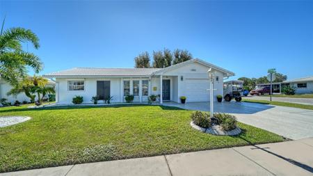 3904 CHINABERRY ROAD