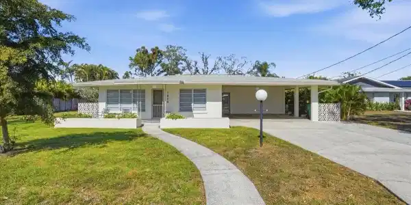 1606 4TH STREET W