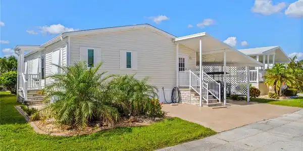 2100 KINGS HIGHWAY