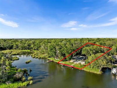 900 NW SNUG HARBOR ROAD