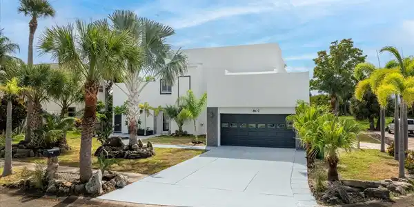 807 W CENTRAL BOULEVARD