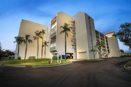 19111 VISTA BAY DRIVE