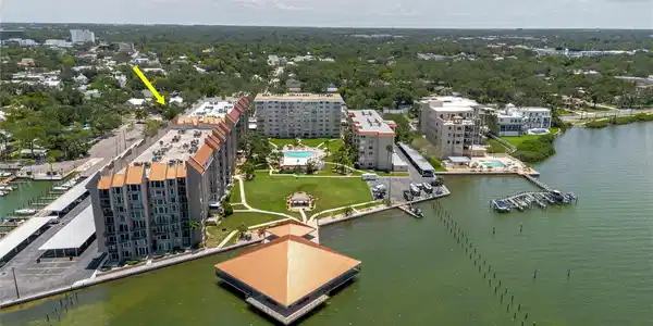 632 EDGEWATER DRIVE