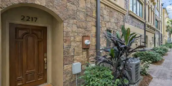 2217 SOHO BAY COURT
