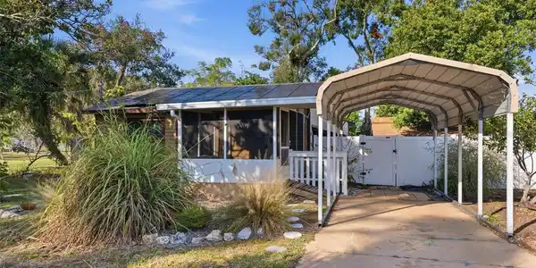 1212 8TH STREET W