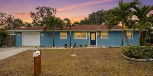 2166 LANAI AVENUE