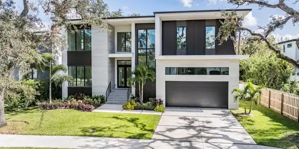 214 S RENELLIE DRIVE