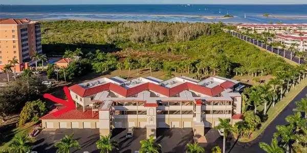 3220 SOUTHSHORE DRIVE
