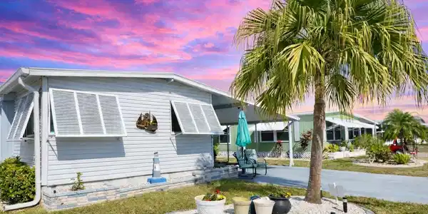 646 FAIRMOUNT DRIVE