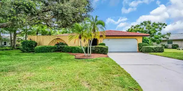 468 LAURENCIN DRIVE