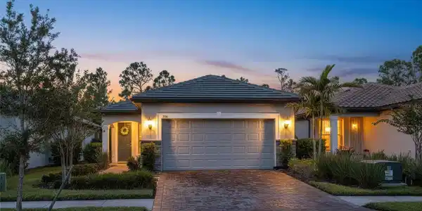 2751 LAVANDULA COURT