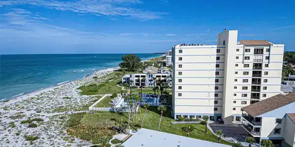 700 GOLDEN BEACH BV