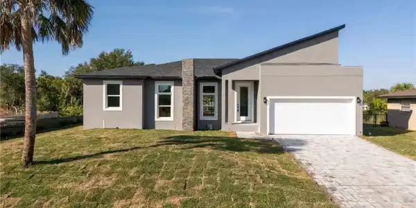 15 RAMBLEWOOD STREET