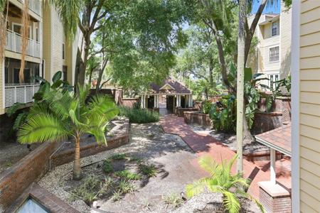 1000 W HORATIO STREET