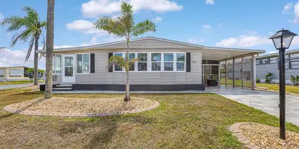 639 LA JOLLA CIRCLE