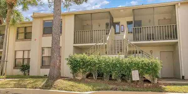 2002 BLUE HAWK COURT