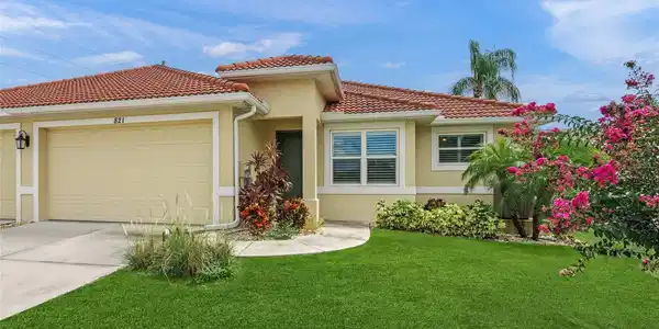 821 SORRENTO PLACE
