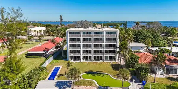 4235 GULF OF MEXICO DRIVE