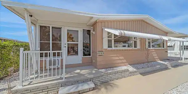 521 ROMA ROAD
