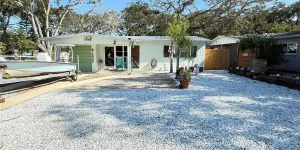 2805 SAXON DRIVE