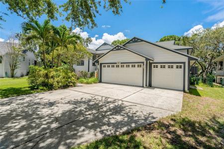 389 GRAND BAY DRIVE