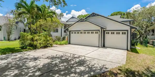 389 GRAND BAY DRIVE