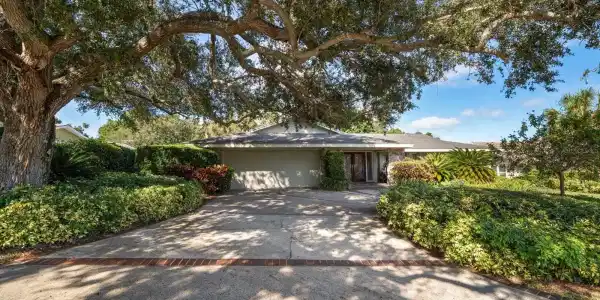 308 EASTLEIGH DRIVE