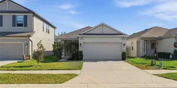 1556 N RIVER CIRCLE