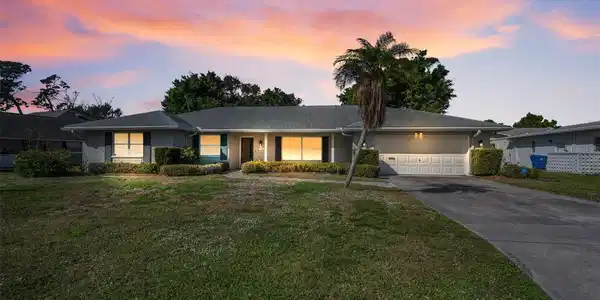 4 HIBISCUS ROAD