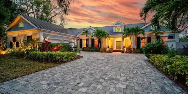 325 OSPREY POINT DRIVE