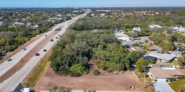 2099 S TAMIAMI TRAIL