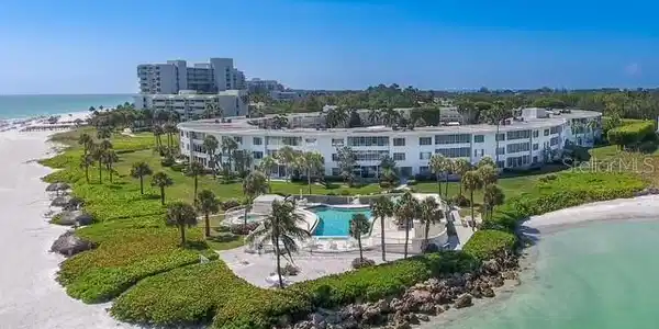 100 SANDS POINT ROAD