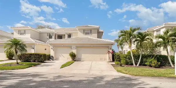 3343 GRAND VISTA COURT